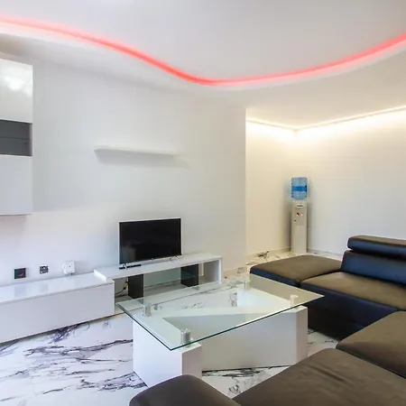 Amazing In With Kitchen